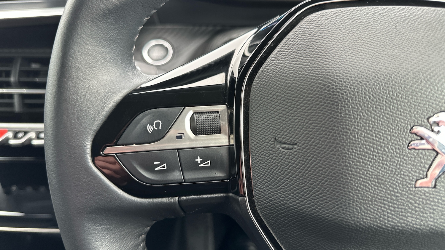 Used Peugeot 2008 2021 for sale - 77697426: Photo 23