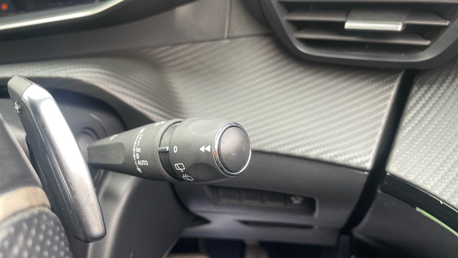 Used Peugeot 2008 2023 for sale - 76787601: Photo 28