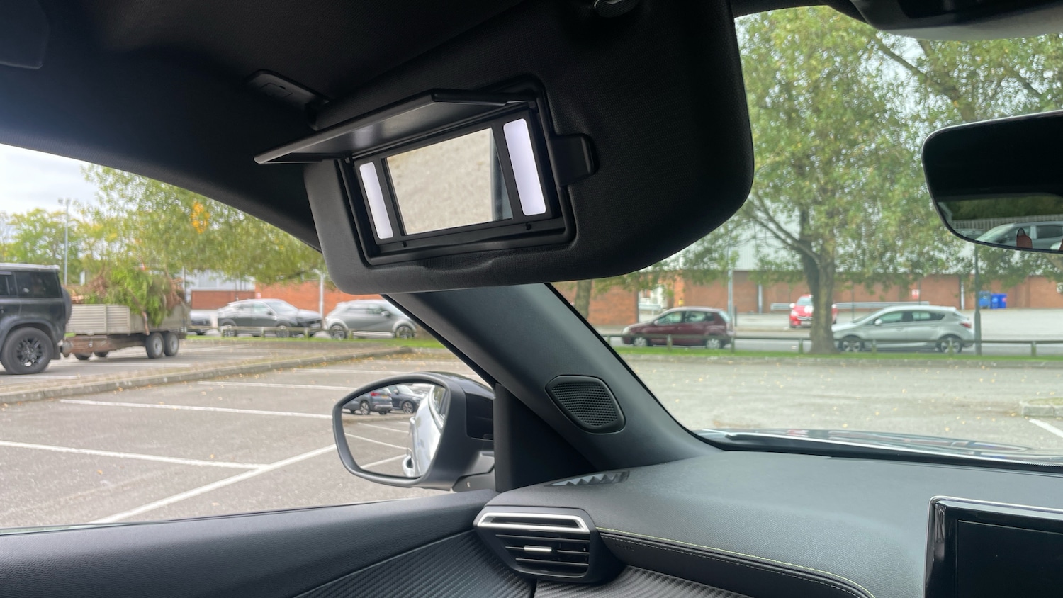 Used Peugeot 2008 2023 for sale - 76787601: Photo 30