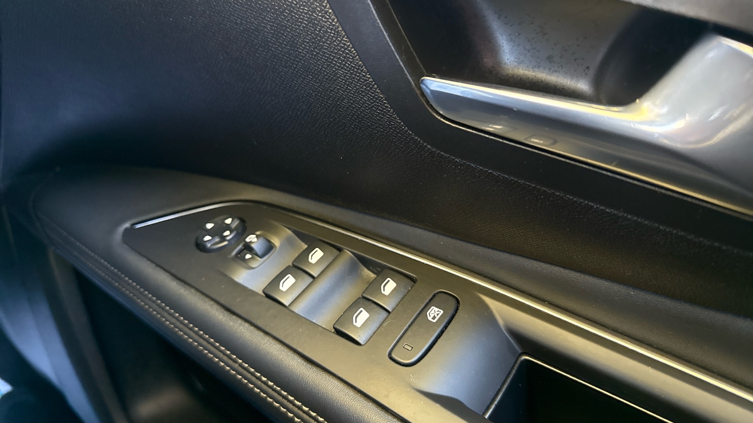 Used Peugeot 5008 2020 for sale - 76327670: Photo 22