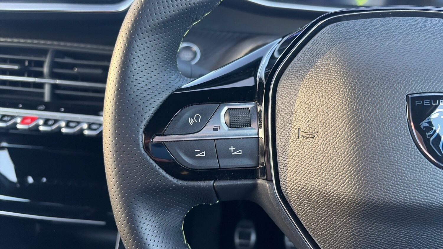 Used Peugeot 208 2024 for sale - 76840358: Photo 24