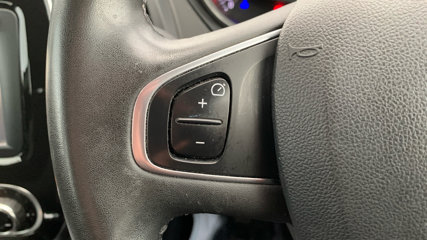 Used Renault Captur 2018 for sale - 76486441: Photo 23