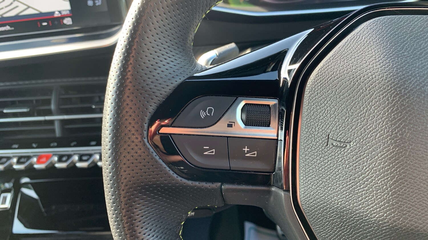 Used Peugeot 2008 2023 for sale - 76095593: Photo 23