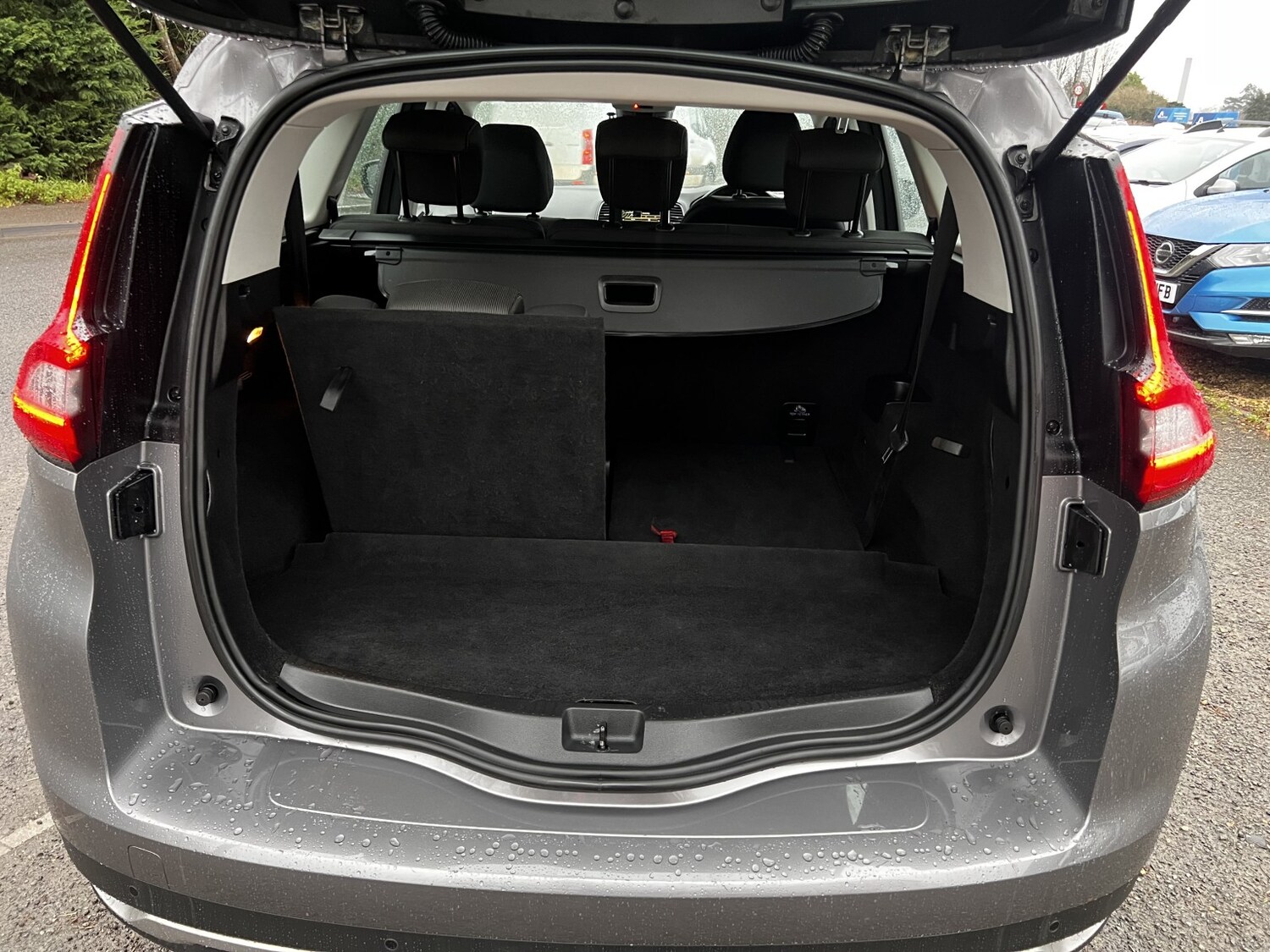 Used Renault Grand Scenic 2018 for sale - 77264544: Photo 10