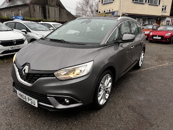 Used Renault Grand Scenic 2018 for sale - 77264544: Photo