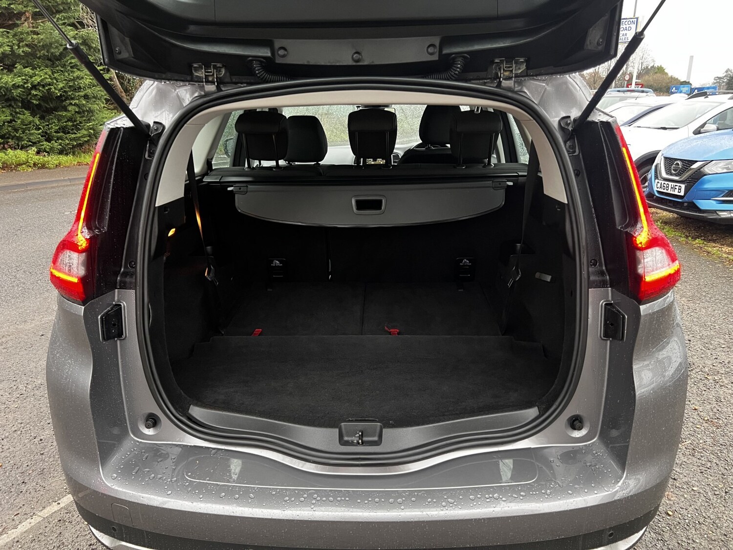 Used Renault Grand Scenic 2018 for sale - 77264544: Photo 9