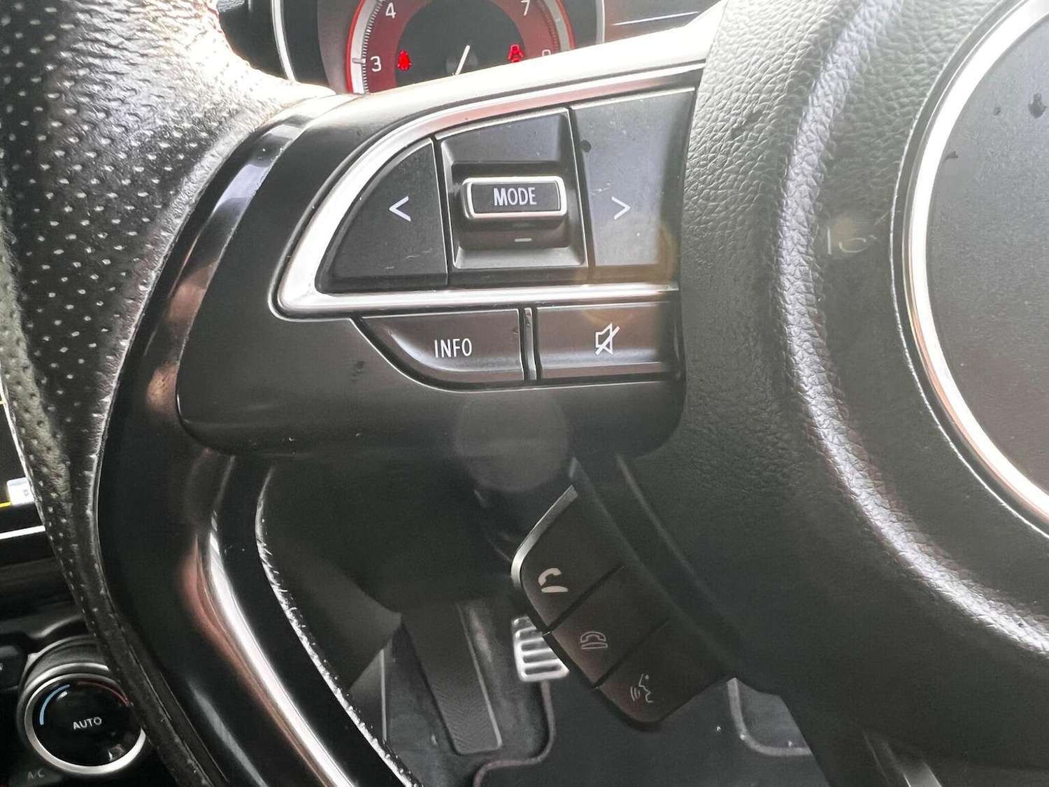 Used Suzuki Swift 2022 for sale - 77264424: Photo 31