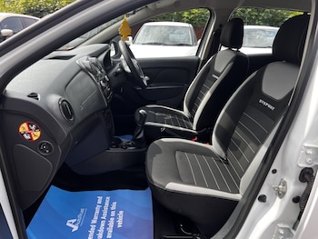 Used Dacia Sandero Stepway 2017 for sale - 79010727: Photo