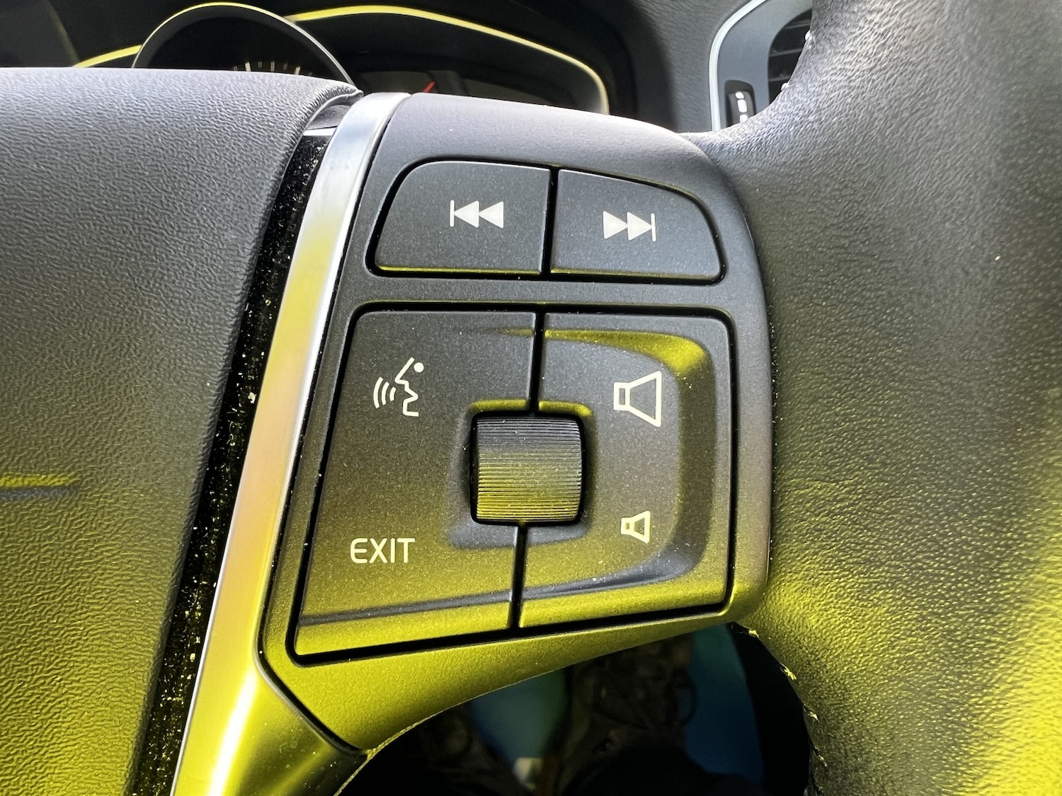 Used Volvo V60 2018 for sale - 77851378: Photo 21