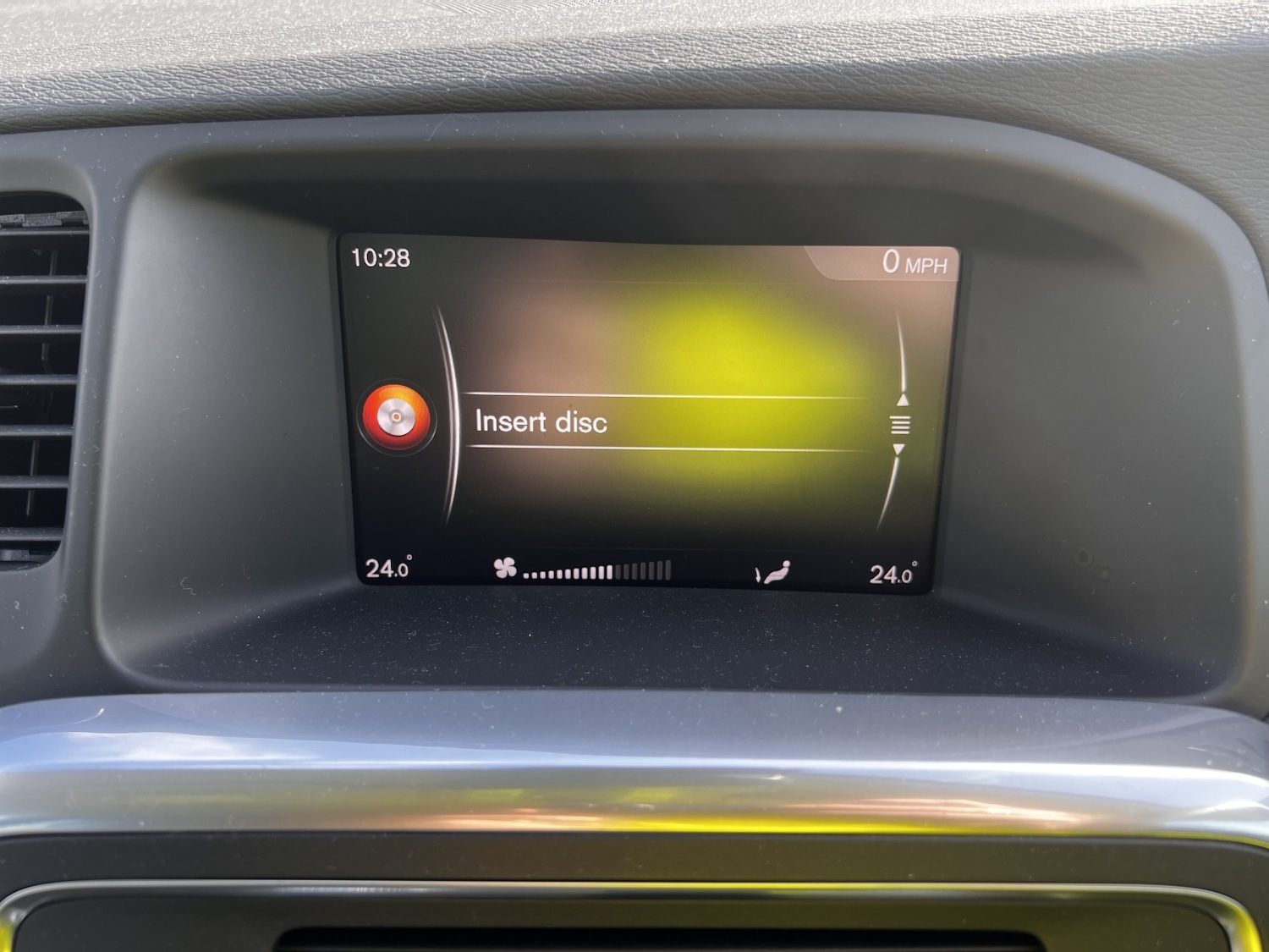 Used Volvo V60 2018 for sale - 77851378: Photo 26