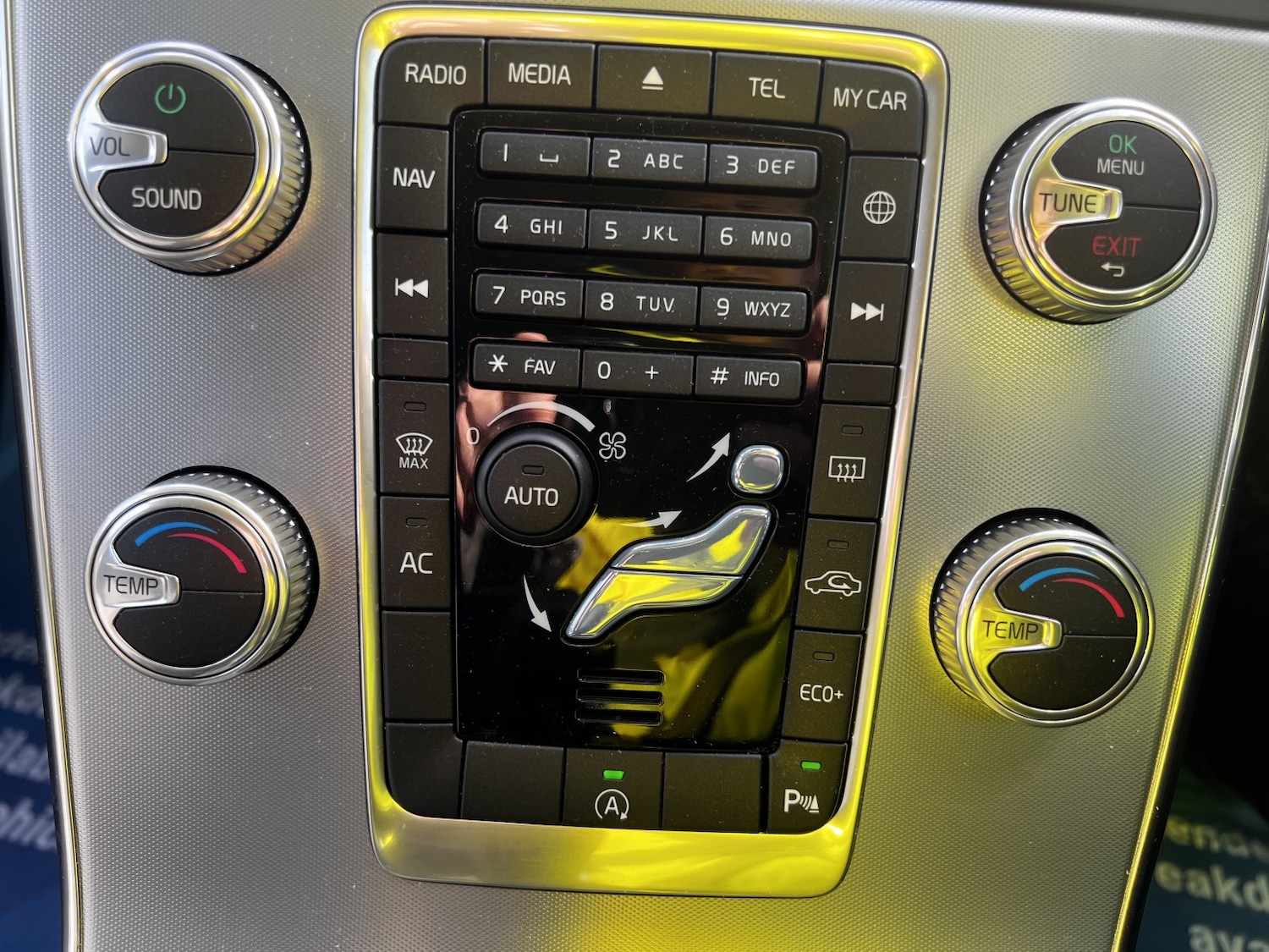 Used Volvo V60 2018 for sale - 77851378: Photo 28