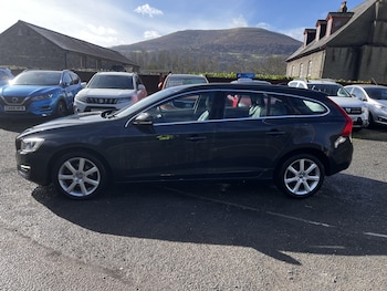 Used Volvo V60 2018 for sale - 77851378: Photo