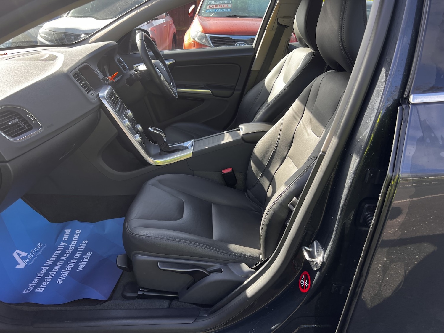 Used Volvo V60 2018 for sale - 77851378: Photo 4