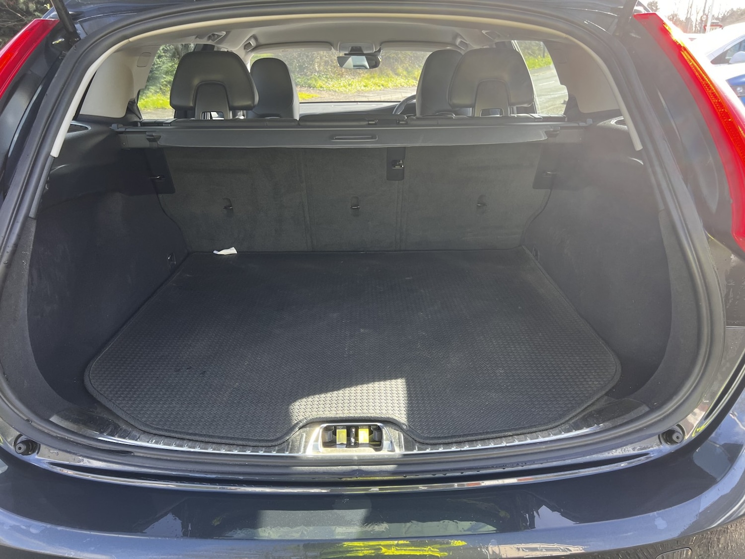 Used Volvo V60 2018 for sale - 77851378: Photo 9