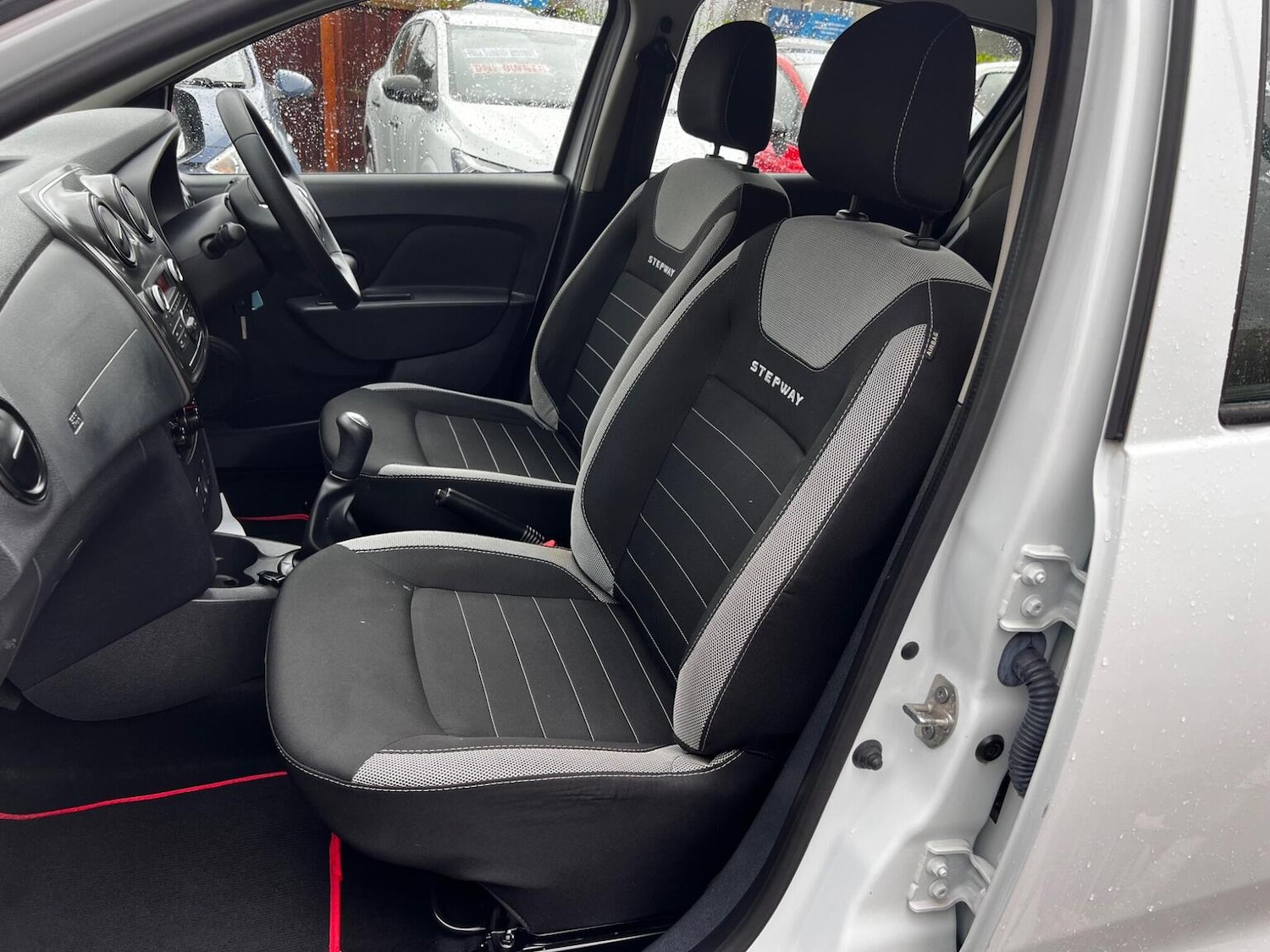 Used Dacia Sandero Stepway 2018 for sale - 77264490: Photo 2