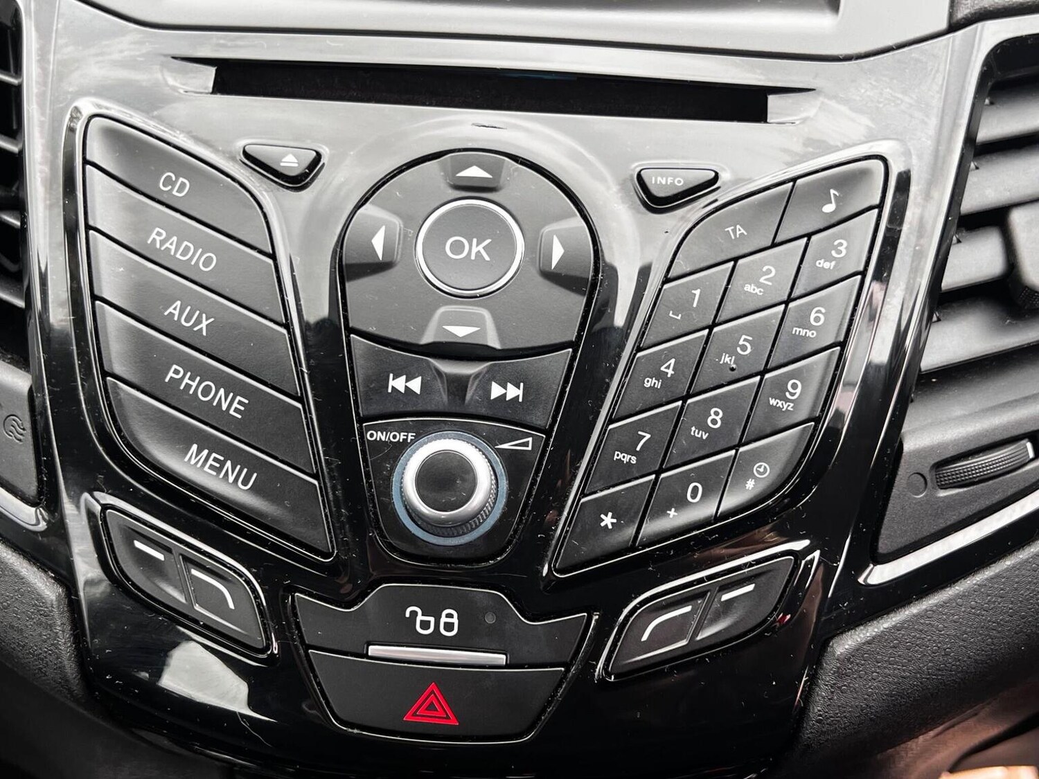 Used Ford Fiesta 2015 for sale - 77264475: Photo 25