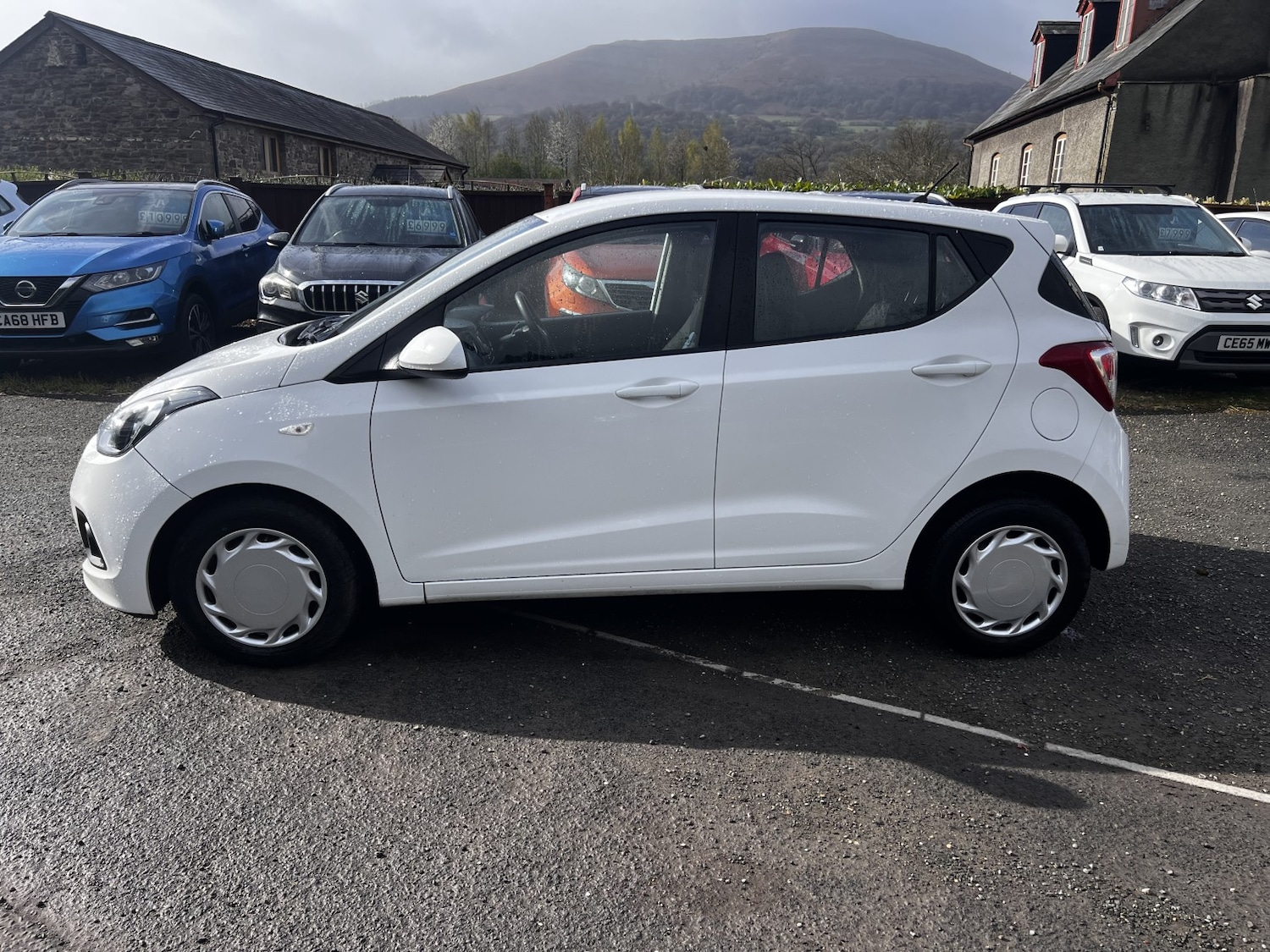 Used Hyundai i10 2016 for sale - 78125115: Photo 2