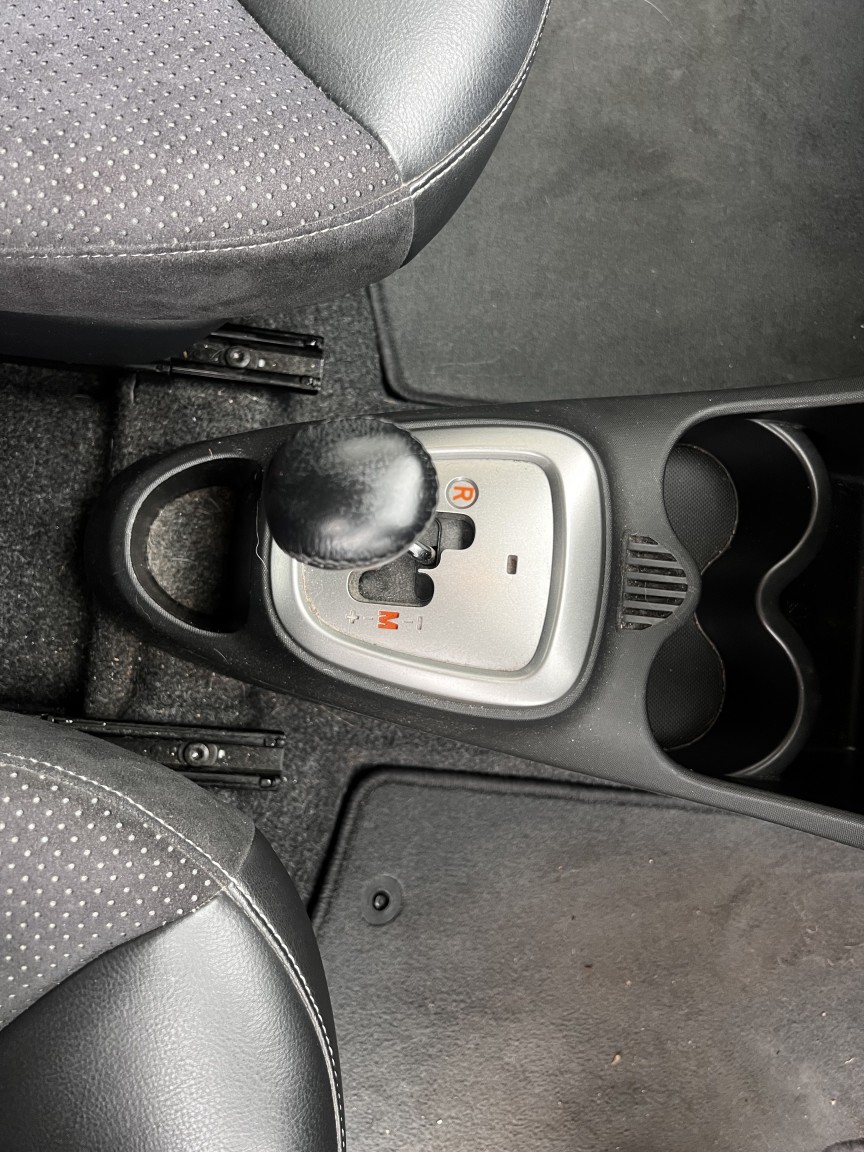 Used Toyota AYGO 2012 for sale - 77465782: Photo 10