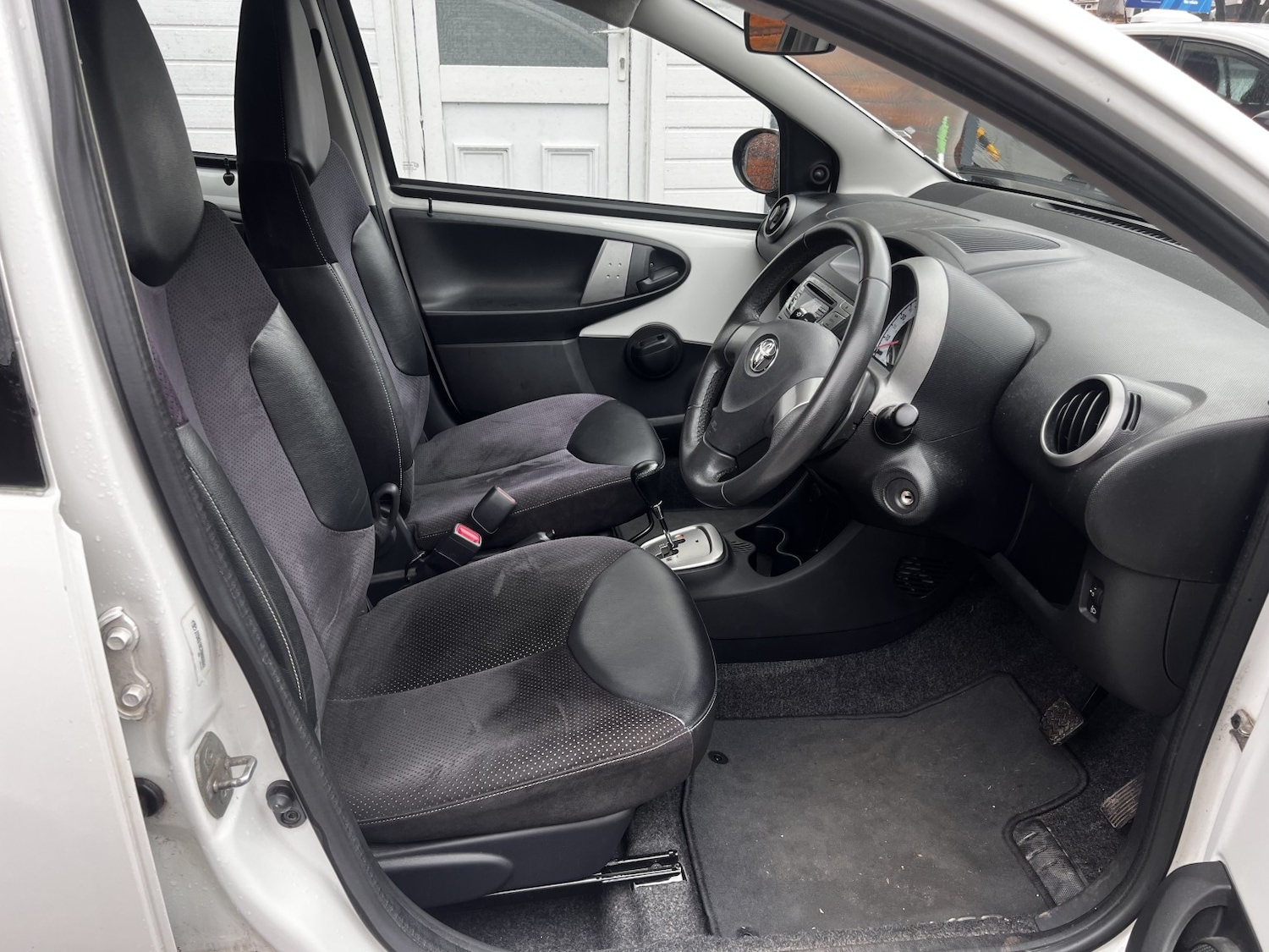 Used Toyota AYGO 2012 for sale - 77465782: Photo 9