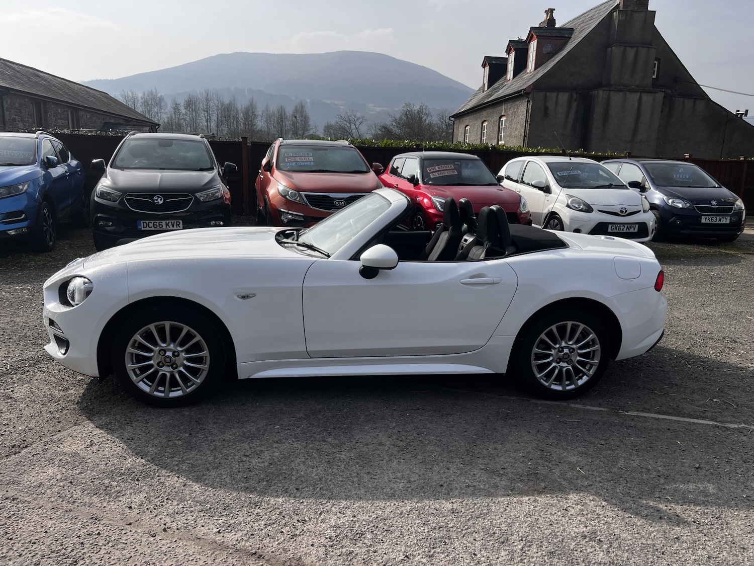 Used Fiat 124 Spider 2018 for sale - 78090636: Photo 2