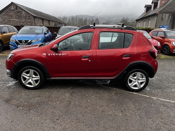 Used Dacia Sandero Stepway 2017 for sale - 77357276: Photo
