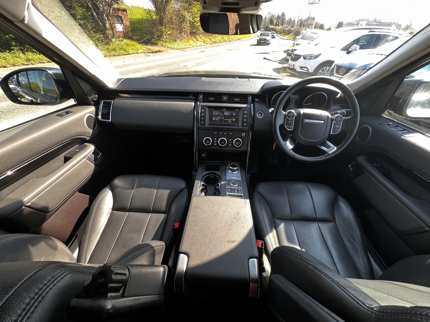 Used Land Rover Discovery 2017 for sale - 77953933: Photo 15