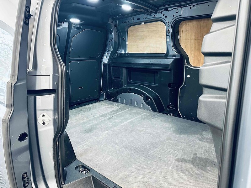 Used Volkswagen ID. Buzz Cargo 2023 for sale - 76383166: Photo 18