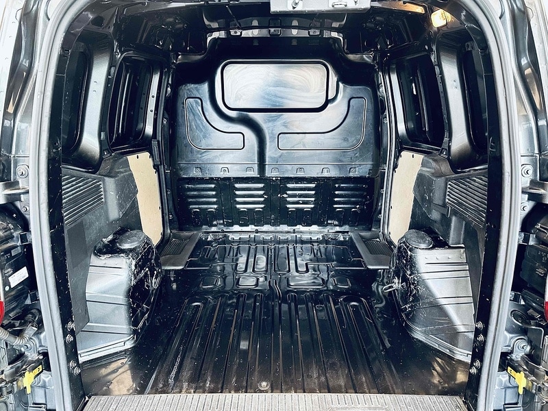 Used Ford Transit Courier 2020 for sale - 76392312: Photo 17