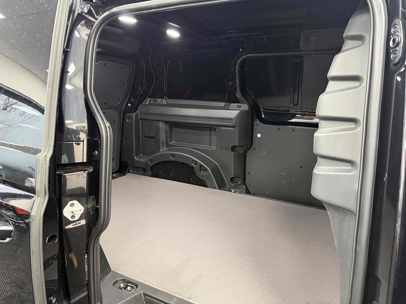 Used Volkswagen ID. Buzz Cargo 2023 for sale - 77452596: Photo 18