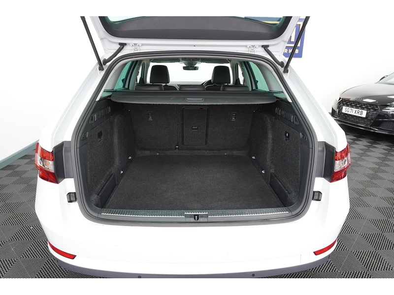 Used Skoda Superb 2022 for sale - 76919739: Photo 17