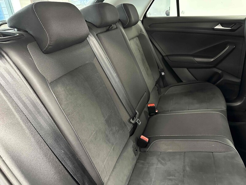 Used Volkswagen T-Roc 2022 for sale - 76110374: Photo 17