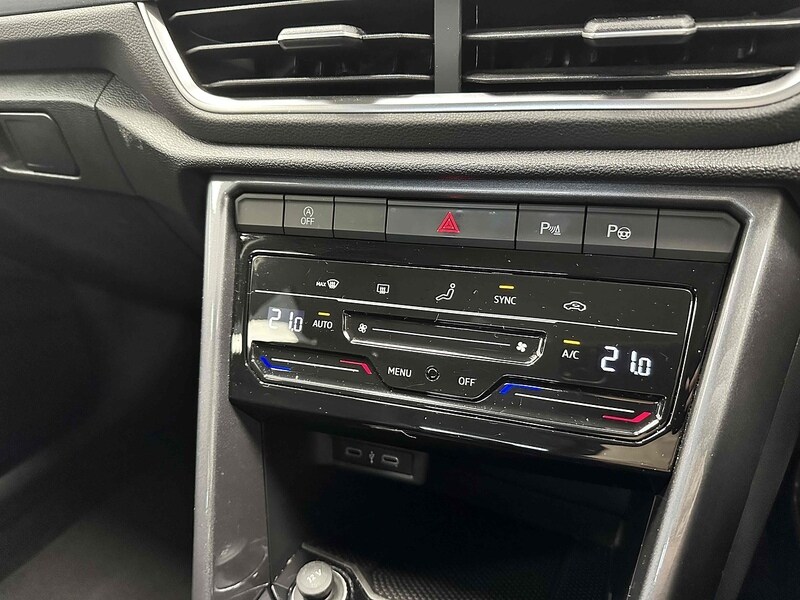 Used Volkswagen T-Roc 2022 for sale - 76110374: Photo 30