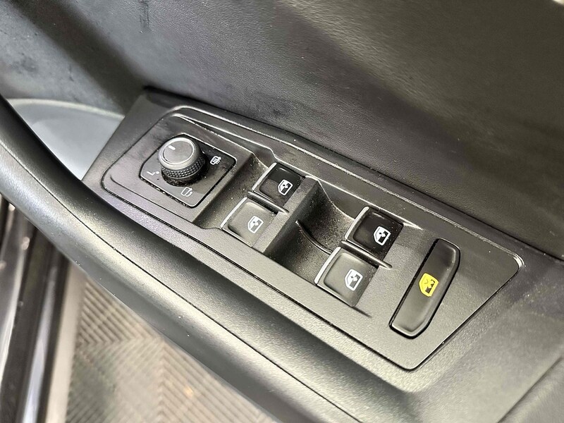 Used Volkswagen T-Roc 2022 for sale - 76110374: Photo 38