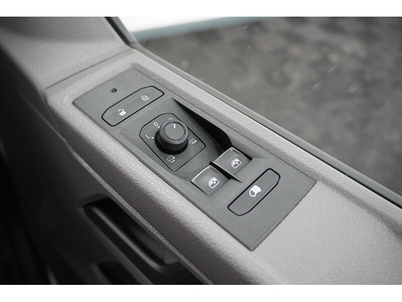 Used Volkswagen Transporter 2023 for sale - 77129152: Photo 33