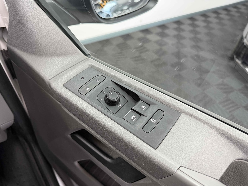 Used Volkswagen Transporter 2020 for sale - 76831658: Photo 33