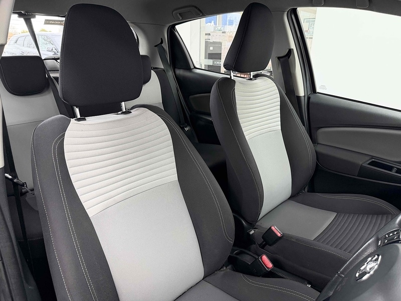 Used Toyota Yaris 2019 for sale - 77200923: Photo 12