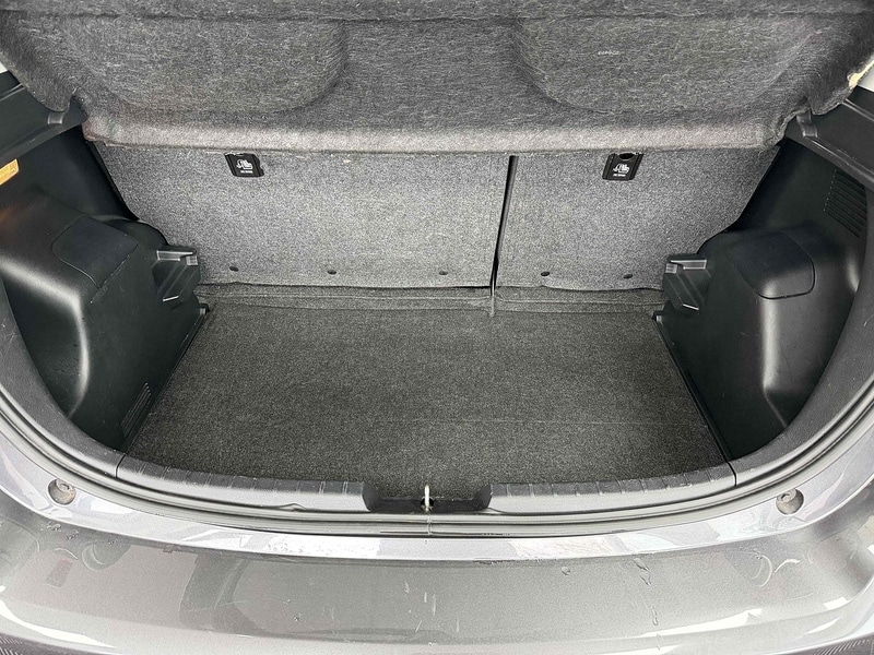 Used Toyota Yaris 2019 for sale - 77200923: Photo 17