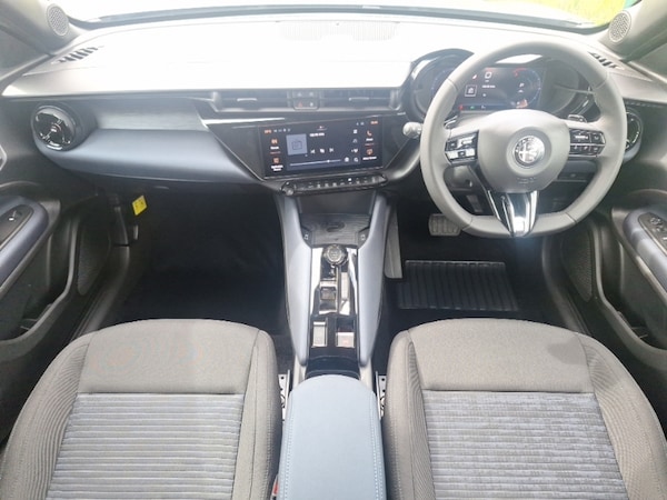 Used Alfa Romeo Junior 2025 for sale - 75514015: Photo 2