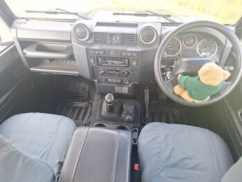 Used Land Rover Defender 2011 for sale - 76540448: Photo