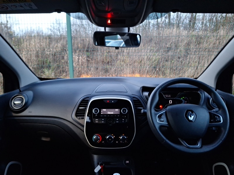 Used Renault Captur 2018 for sale - 76897774: Photo 2