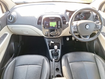 Used Renault Captur 2018 for sale - 75686684: Photo