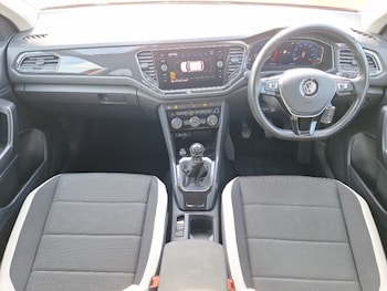 Used Volkswagen T-Roc 2019 for sale - 79420697: Photo