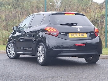 Used Peugeot 208 2016 for sale - 76130042: Photo