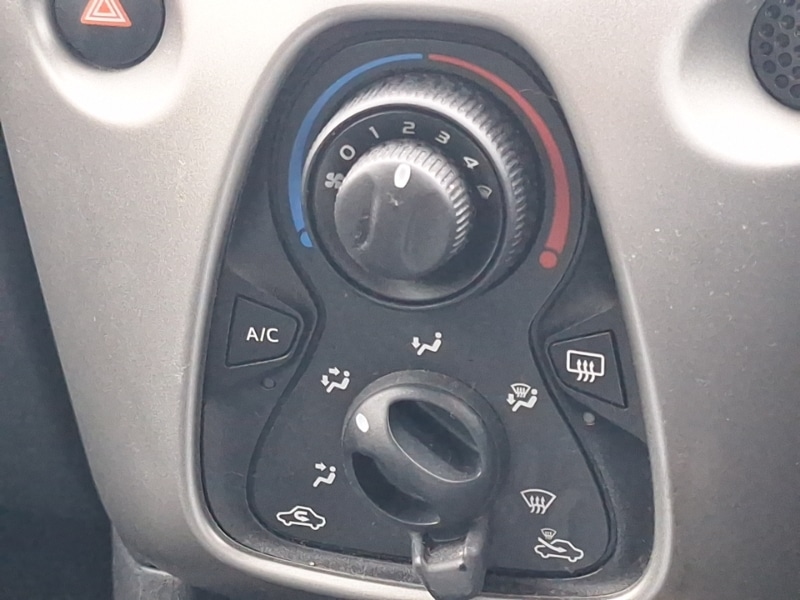 Used Peugeot 108 2016 for sale - 76369601: Photo 12