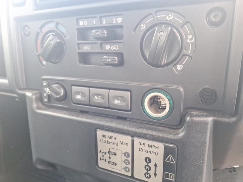 Used Land Rover Defender 2011 for sale - 76587264: Photo 12