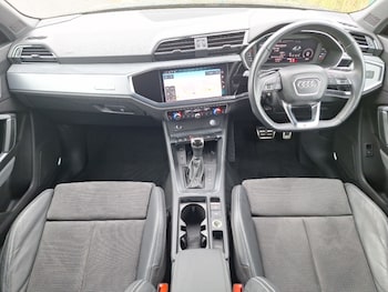 Used Audi Q3 2019 for sale - 77289651: Photo