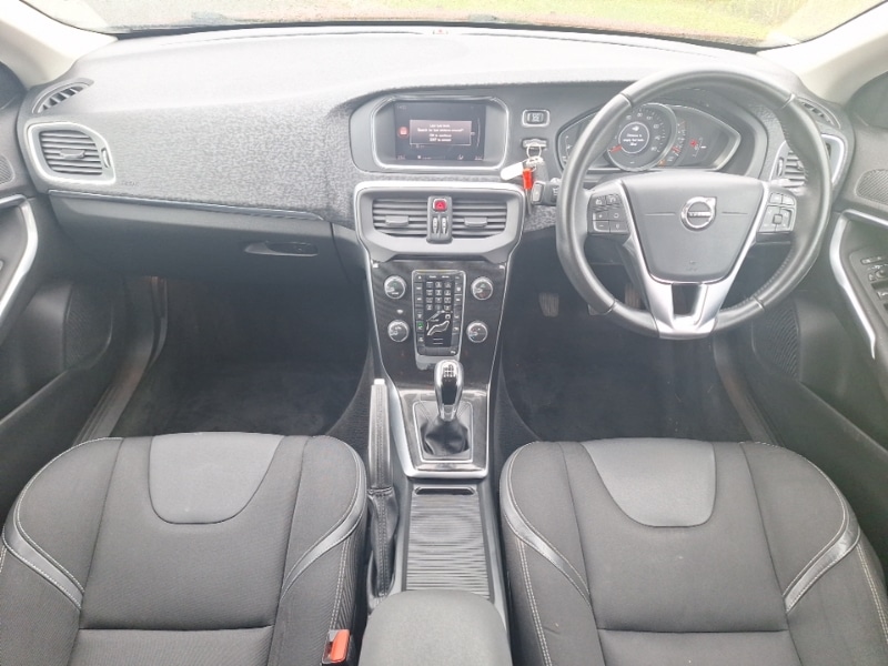 Used Volvo V40 2018 for sale - 76135005: Photo 2