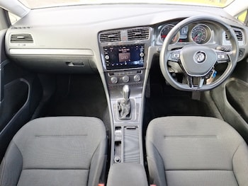 Used Volkswagen Golf 2018 for sale - 76418766: Photo