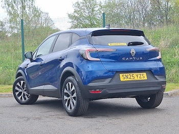 Used Renault Captur 2025 for sale - 78567784: Photo