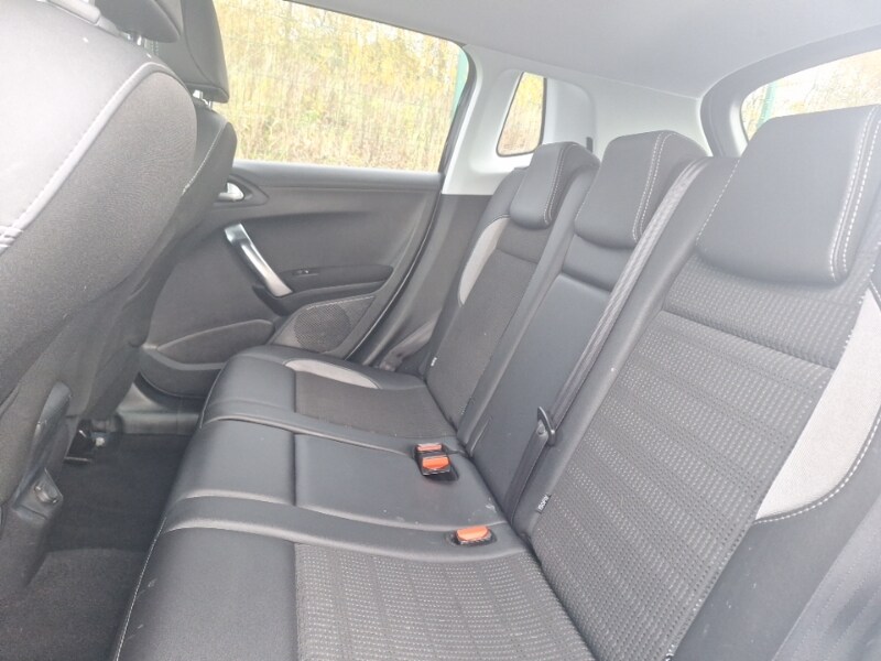 Used Peugeot 2008 2017 for sale - 76556310: Photo 6